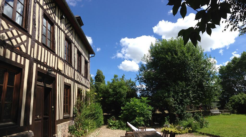 Le Petit Manoir De La Vernelle Bed and Breakfast Fourmetot Exterior foto